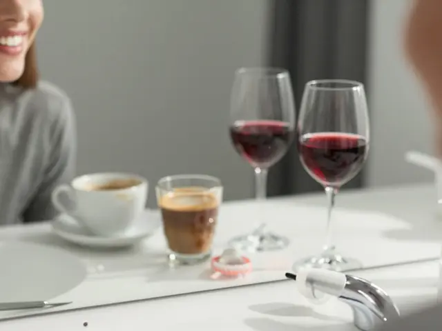 Jak dlouho vydrží bělení zubů? Pravda o trvanlivosti a jak to prodloužit