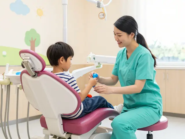 Dětská stomatologie vs. běžná stomatologie: Kde jsou hlavní rozdíly a proč to záleží