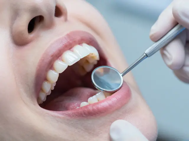Keramické zuby: Kompletní průvodce návštěvou hygienistky